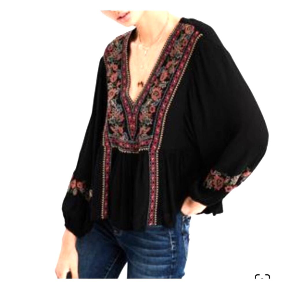 American Eagle Top Womens XS Black w/‎ Boho Floral Embroidered Southwestern